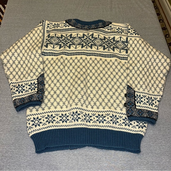 Vintage Dale of Norway blue and white sweater - Picture 7 of 9